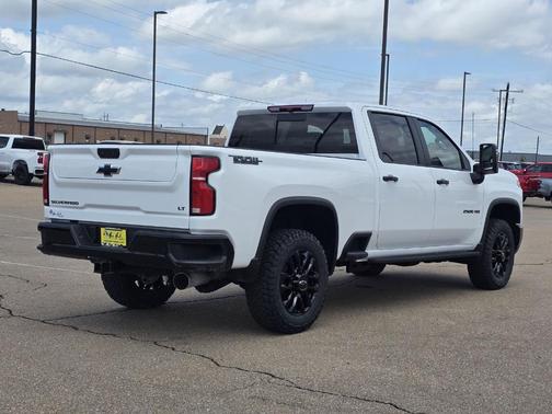 Summit White 2026 Chevrolet Silverado 2500 LT