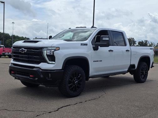 Summit White 2026 Chevrolet Silverado 2500 LT
