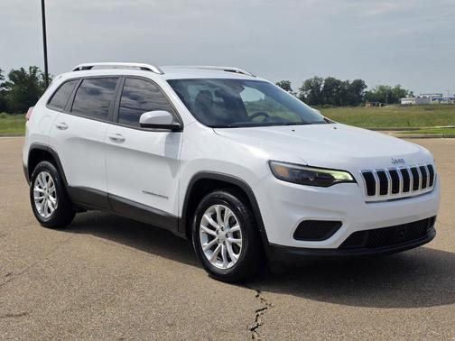 Bright White Clearcoat 2021 Jeep Cherokee Latitude