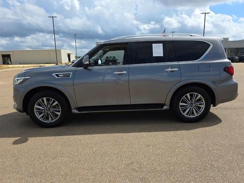 2021 INFINITI QX80 Luxe