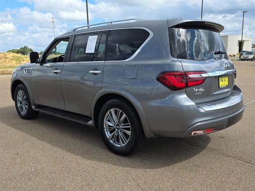 2021 INFINITI QX80 Luxe
