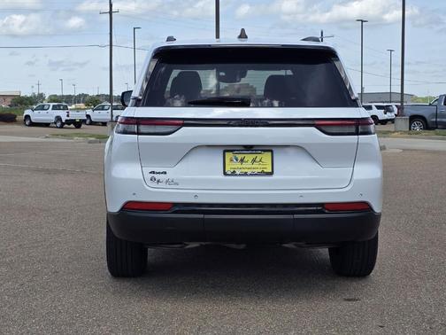 2024 Jeep Grand Cherokee Laredo