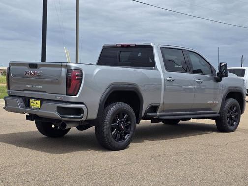 Sterling 2025 GMC Sierra 2500 AT4