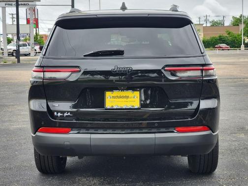 Diamond Black 2022 Jeep Grand Cherokee L Laredo