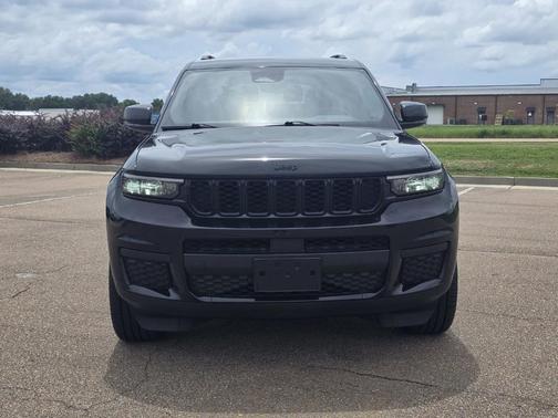 Diamond Black 2022 Jeep Grand Cherokee L Laredo