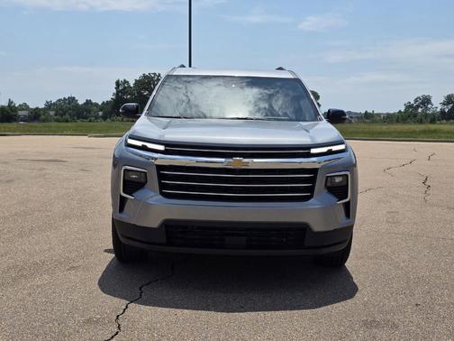 Sterling Gray Metallic 2026 Chevrolet Traverse LT