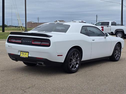 White Knuckle Clearcoat 2018 Dodge Challenger GT