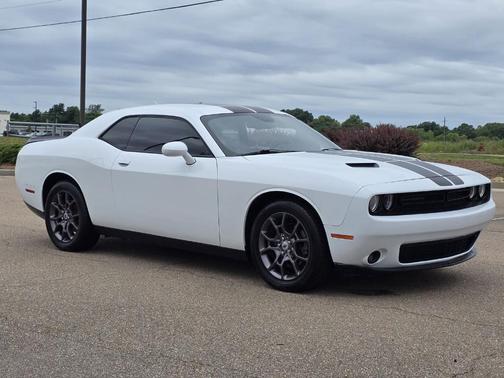 White Knuckle Clearcoat 2018 Dodge Challenger GT