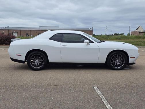 White Knuckle Clearcoat 2018 Dodge Challenger GT