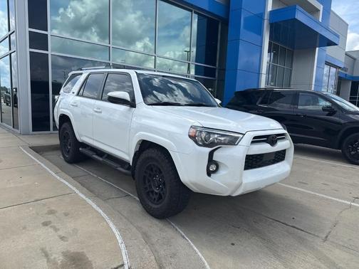 Super White 2021 Toyota 4Runner SR5