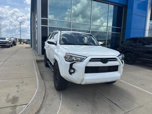 Super White 2021 Toyota 4Runner SR5