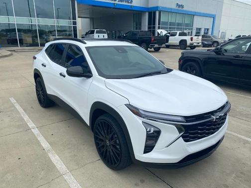 Summit White 2025 Chevrolet Trax 2RS