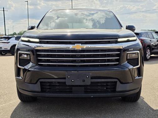 Mosaic Black Metallic 2026 Chevrolet Traverse LT