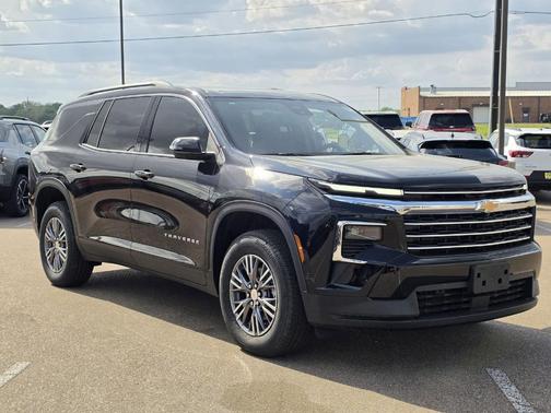 Mosaic Black Metallic 2026 Chevrolet Traverse LT