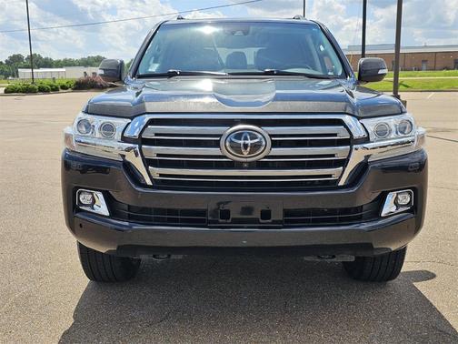 2018 Toyota Land Cruiser V8