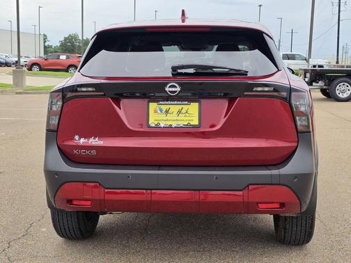 Scarlet Ember T 2025 Nissan Kicks SV