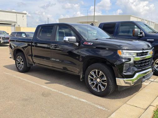 Black 2022 Chevrolet Silverado 1500 LT