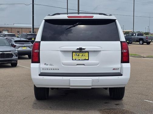 Summit White 2020 Chevrolet Suburban LT