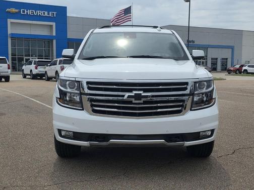 Summit White 2020 Chevrolet Suburban LT