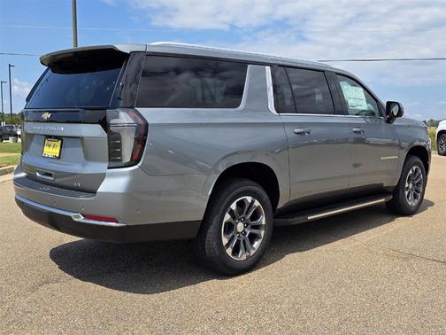 2025 Chevrolet Suburban LT