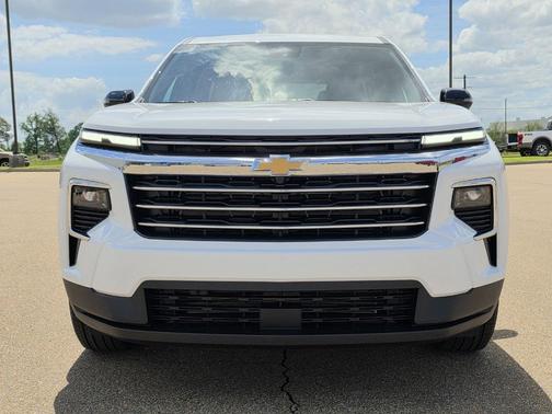 Summit White 2026 Chevrolet Traverse LT