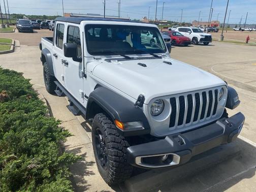2023 Jeep Gladiator Sport