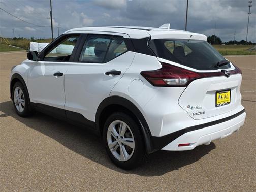 2023 Nissan Kicks S