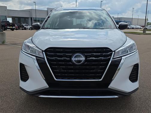 2023 Nissan Kicks S