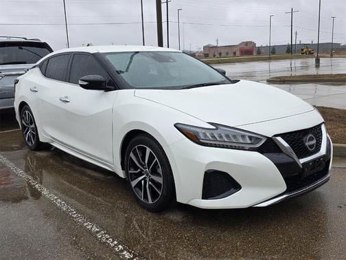 2023 Nissan Maxima SV