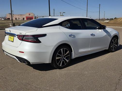 2023 Nissan Maxima SV