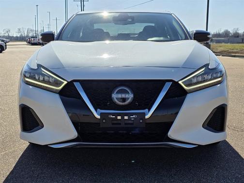 2023 Nissan Maxima SV