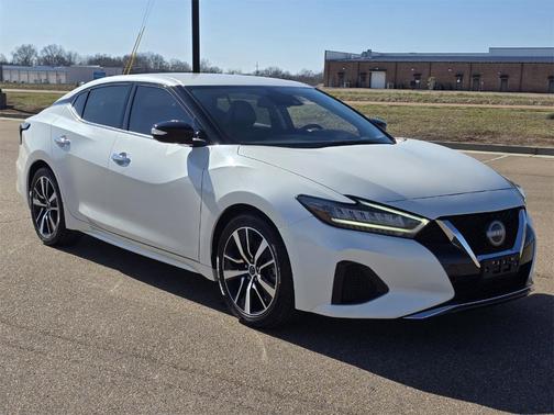 2023 Nissan Maxima SV