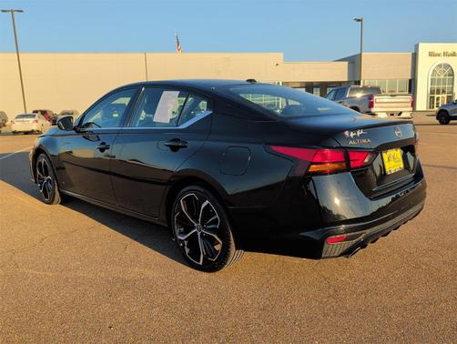 2023 Nissan Altima 2.5 SR