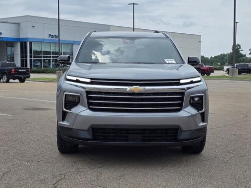 Sterling Gray Metallic 2026 Chevrolet Traverse LT