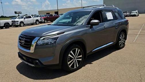 2024 Nissan Pathfinder Platinum