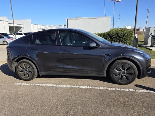 2025 Tesla Model Y Long Range