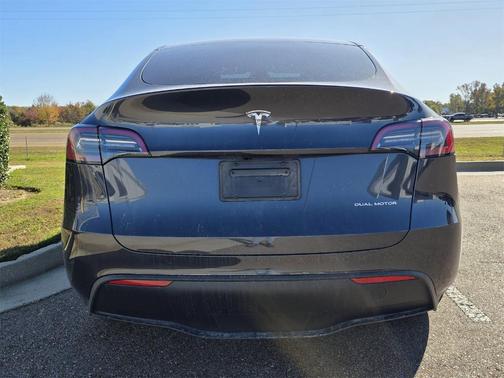 2025 Tesla Model Y Long Range