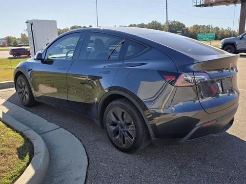 2025 Tesla Model Y Long Range