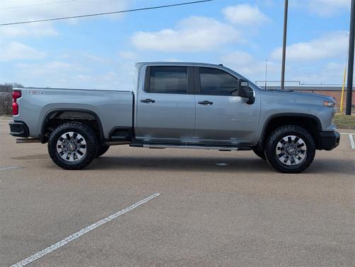 2024 Chevrolet Silverado 2500 Custom