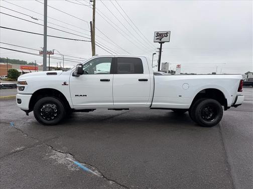 Bright White Clear Coat Pw7 2026 RAM 3500 BIG HORN 4X4 CREW CAB 8