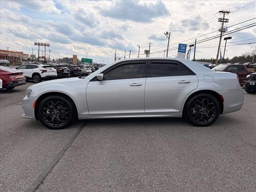 2021 Chrysler 300 Touring