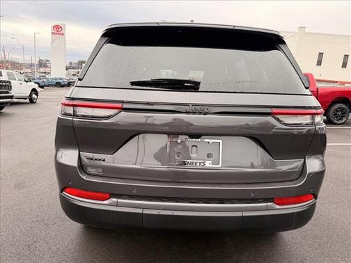 Baltic Grey Metallic Clea 2026 Jeep Grand Cherokee Altitude