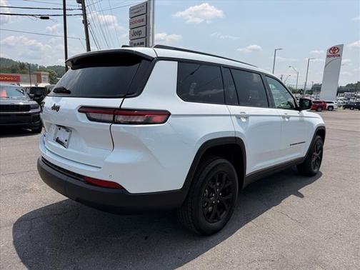 2025 Jeep Grand Cherokee L Laredo