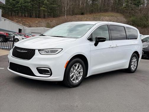 Bright White Clear Coat 2026 Chrysler Pacifica L