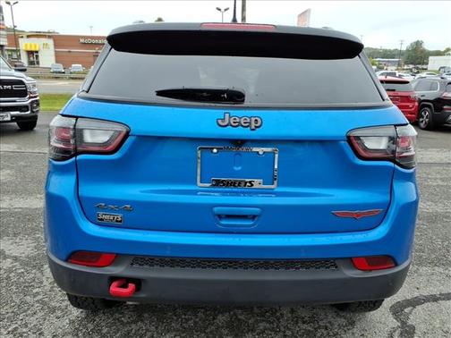 2025 Jeep Compass Trailhawk