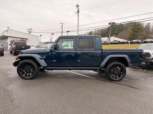 2025 Jeep Gladiator NIGHTHAWK 4X4 *LTD AVAIL*