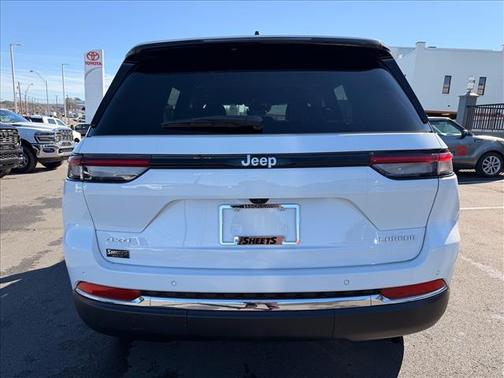 2026 Jeep Grand Cherokee Laredo