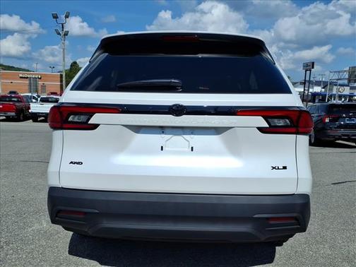 White 2025 Toyota Grand Highlander XLE
