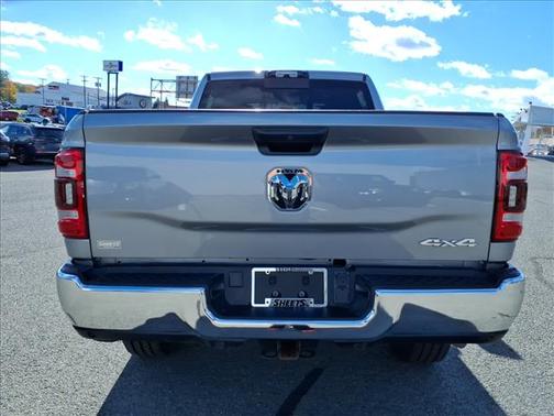 2024 RAM 2500 TRADESMAN 4X4 CREW CAB 6
