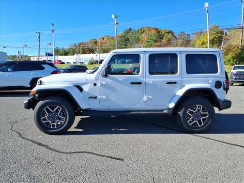 2026 Jeep Wrangler SAHARA 4 DOOR 4X4